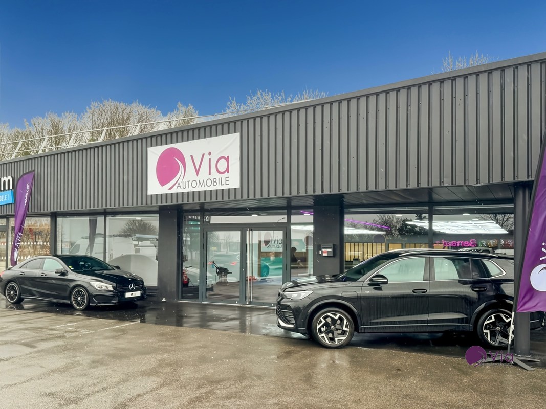 agence-via-automobile-amiens-concession-devanture.jpeg
